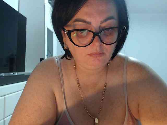 Emyllywhite webcam