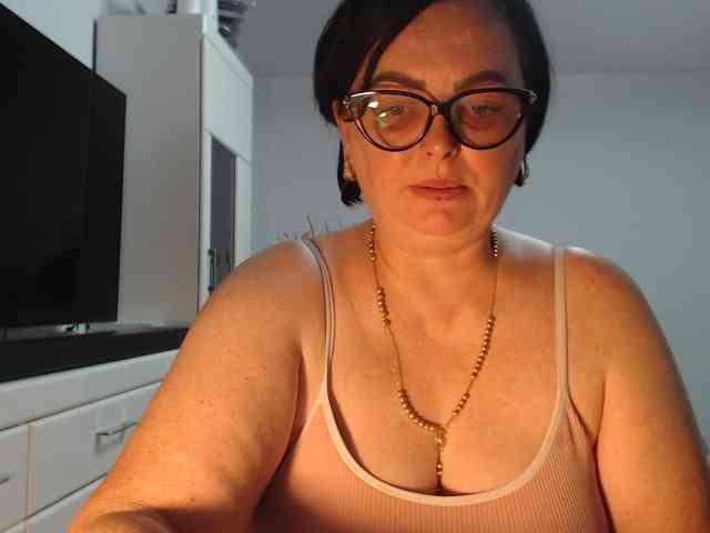 Emyllywhite webcam