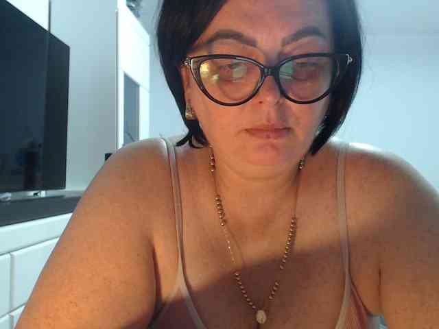 Emyllywhite webcam