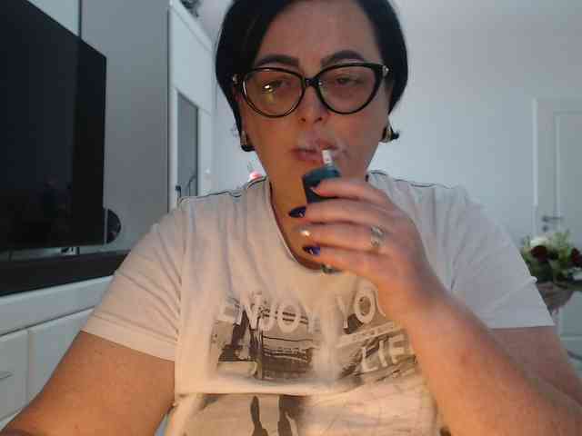 Emyllywhite webcam