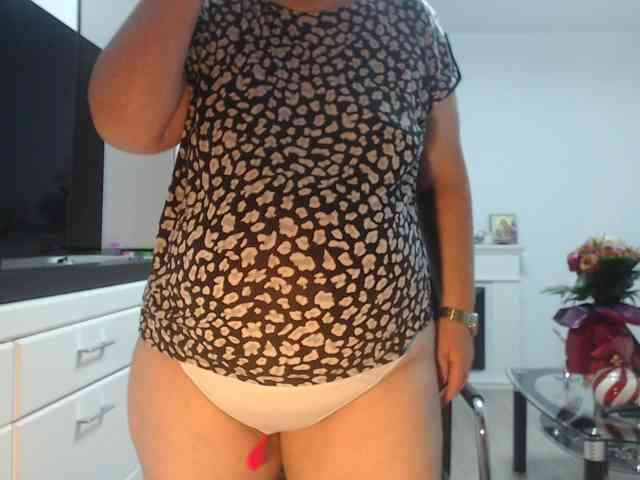 Emyllywhite webcam