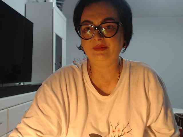 Emyllywhite webcam