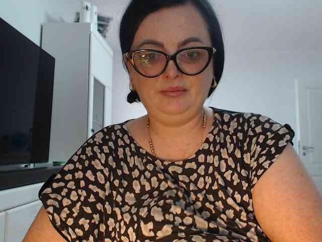 Emyllywhite webcam