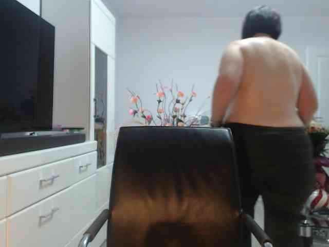 Emyllywhite webcam