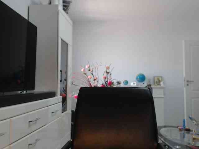 Emyllywhite webcam