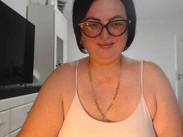 Emyllywhite webcam