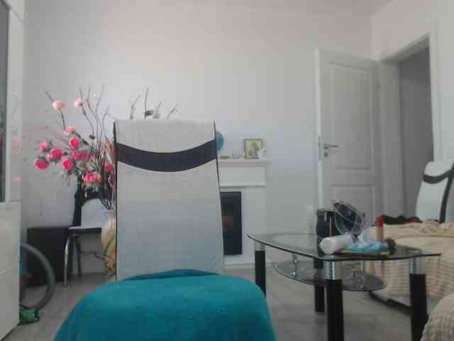 Emyllywhite webcam