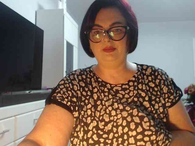 Emyllywhite webcam