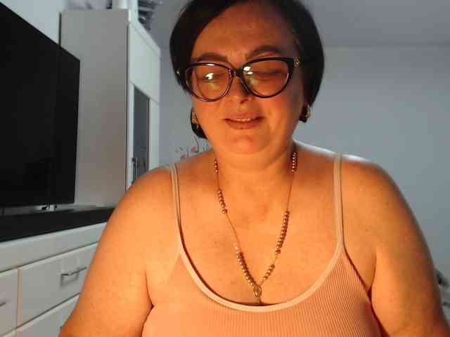 Emyllywhite webcam