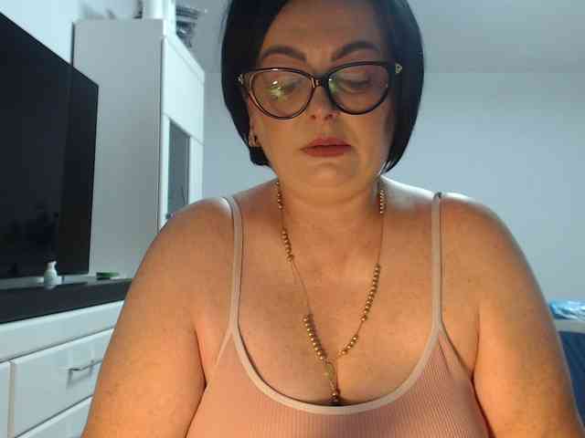 Emyllywhite webcam