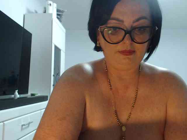 Emyllywhite webcam