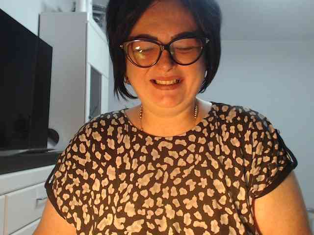 Emyllywhite webcam