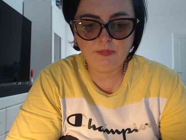 Emyllywhite webcam