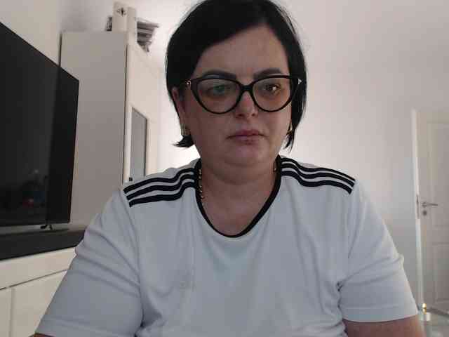 Emyllywhite webcam