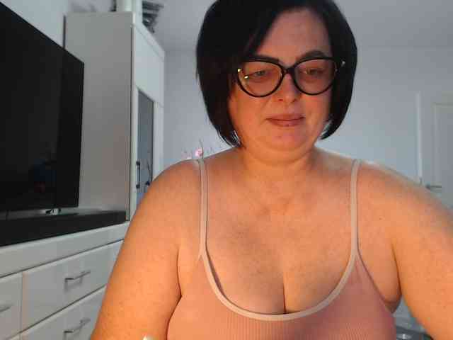Emyllywhite webcam