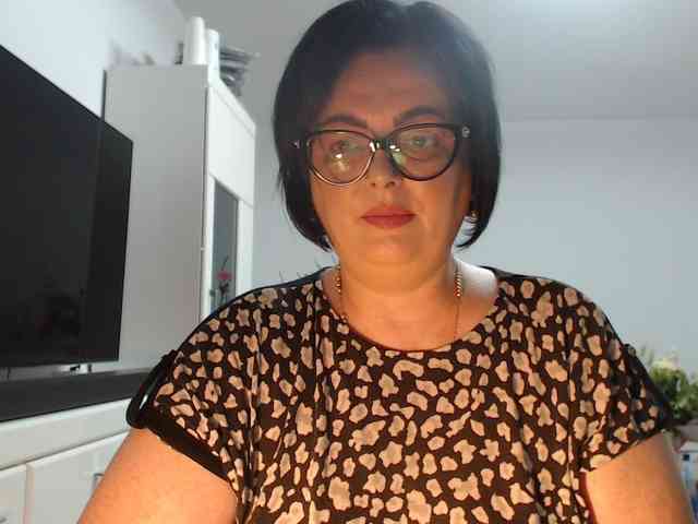 Emyllywhite webcam
