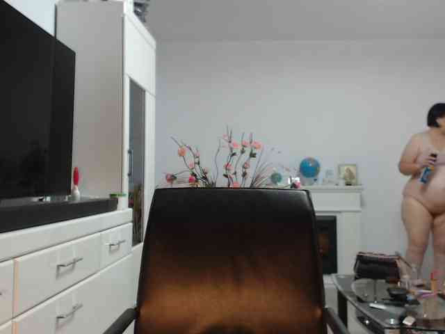 Emyllywhite webcam