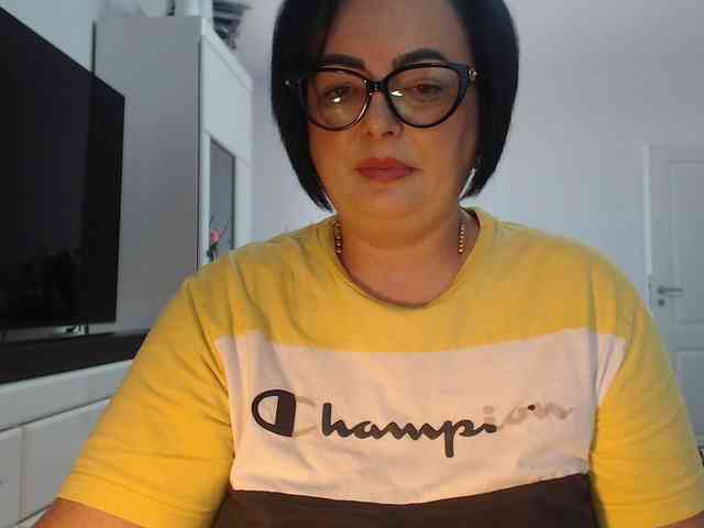 Emyllywhite webcam