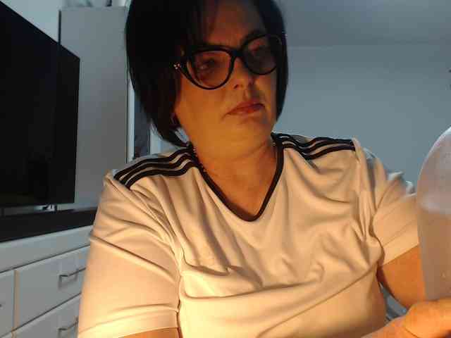 Emyllywhite webcam