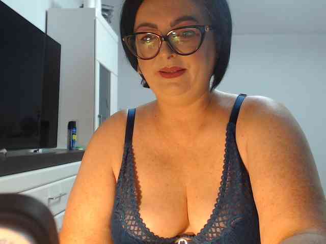 Emyllywhite webcam