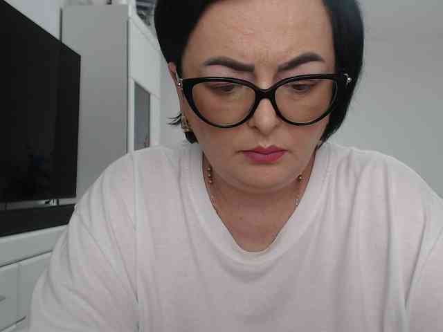 Emyllywhite webcam