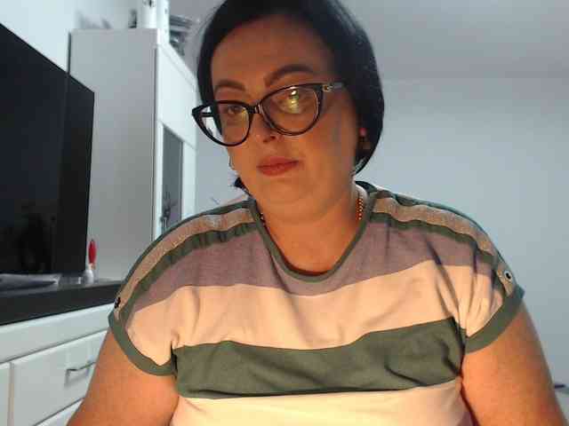 Emyllywhite webcam