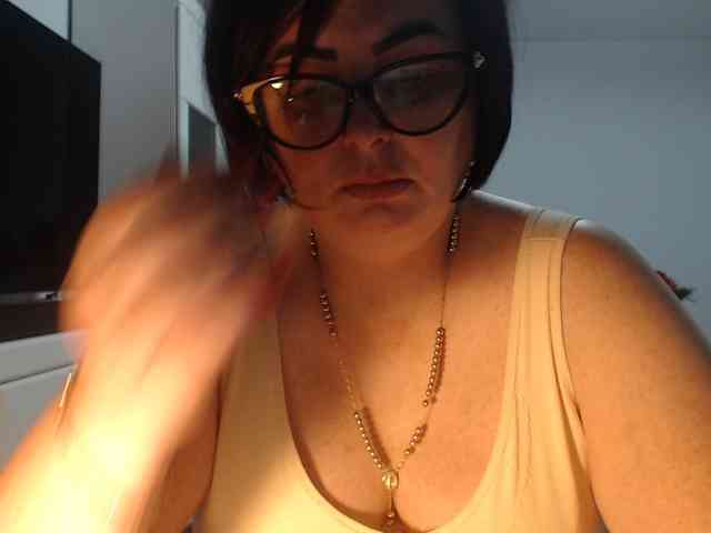 Emyllywhite webcam