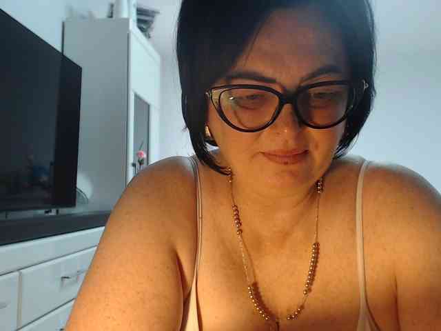 Emyllywhite webcam