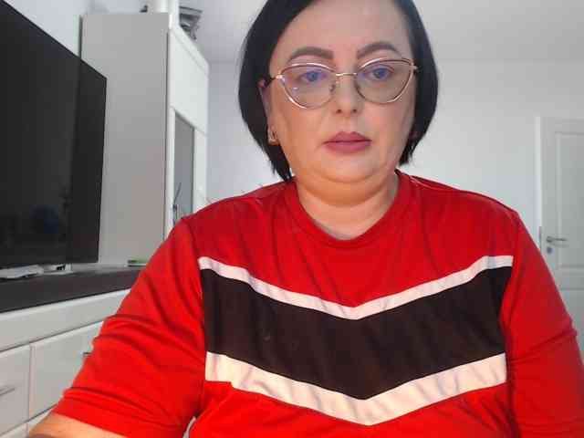 Emyllywhite webcam