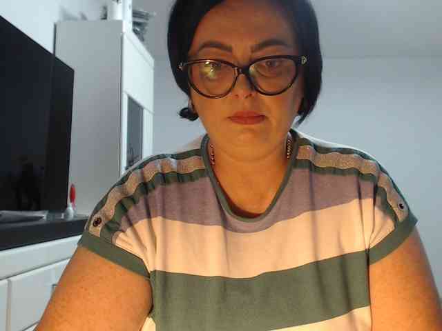 Emyllywhite webcam