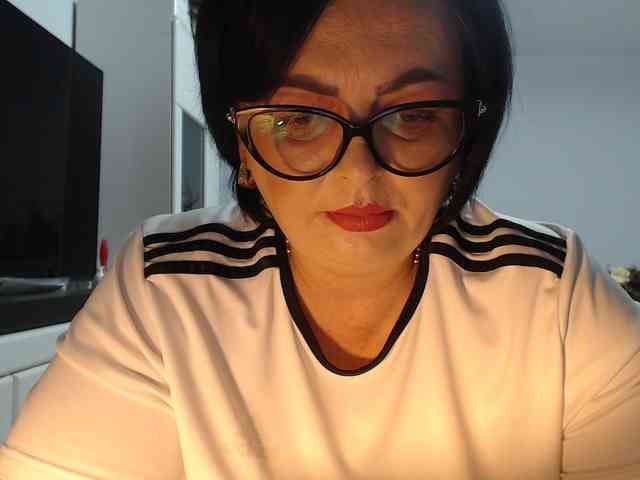 Emyllywhite webcam