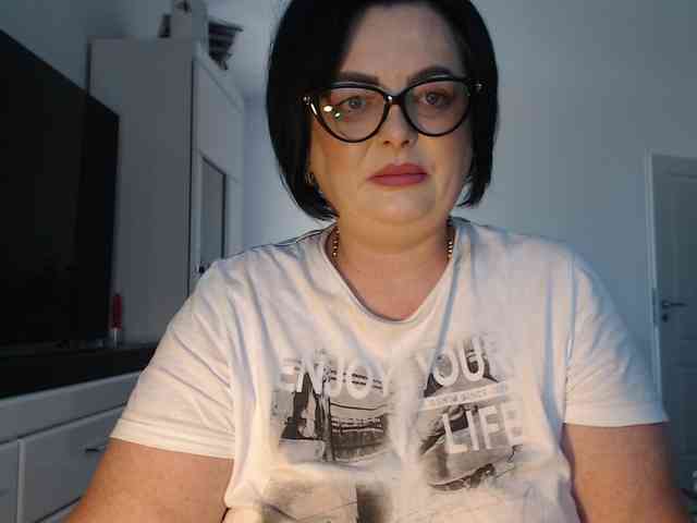 Emyllywhite Emyllywhite