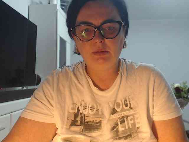 Emyllywhite webcam