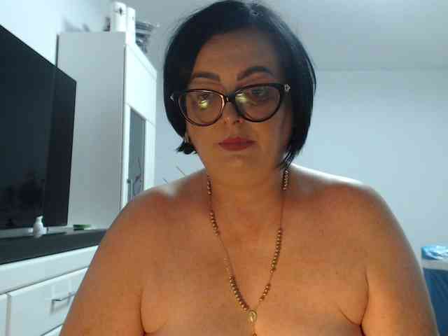 Emyllywhite webcam