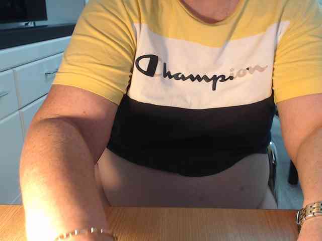 Emyllywhite webcam