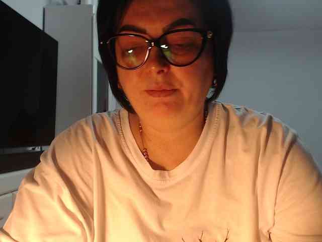 Emyllywhite webcam