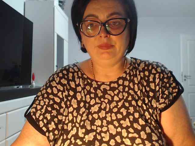 Emyllywhite webcam