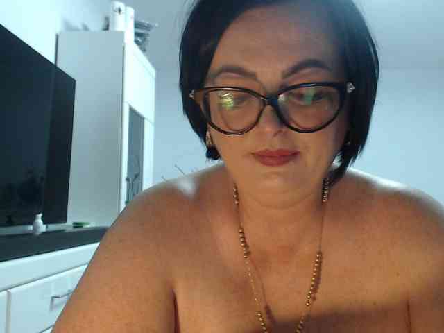 Emyllywhite webcam