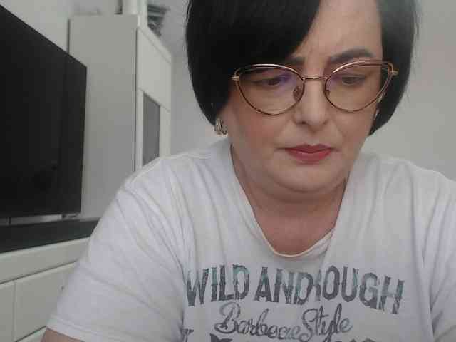 Emyllywhite webcam