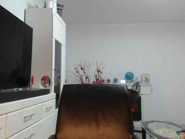 Emyllywhite webcam