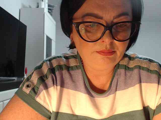 Emyllywhite webcam