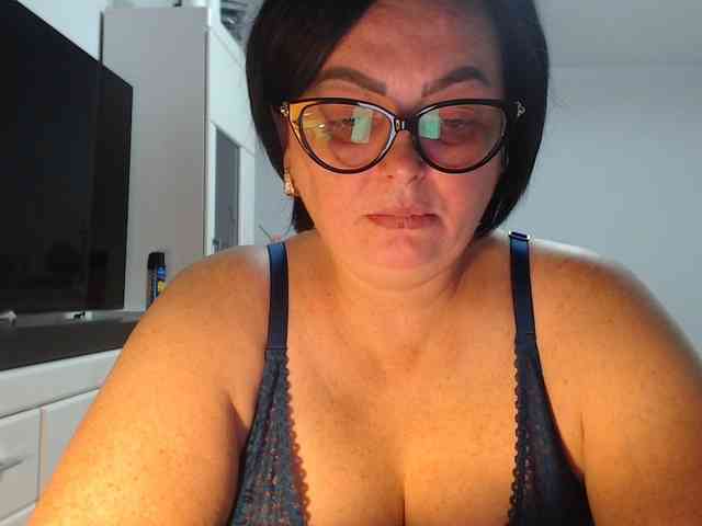 Emyllywhite webcam