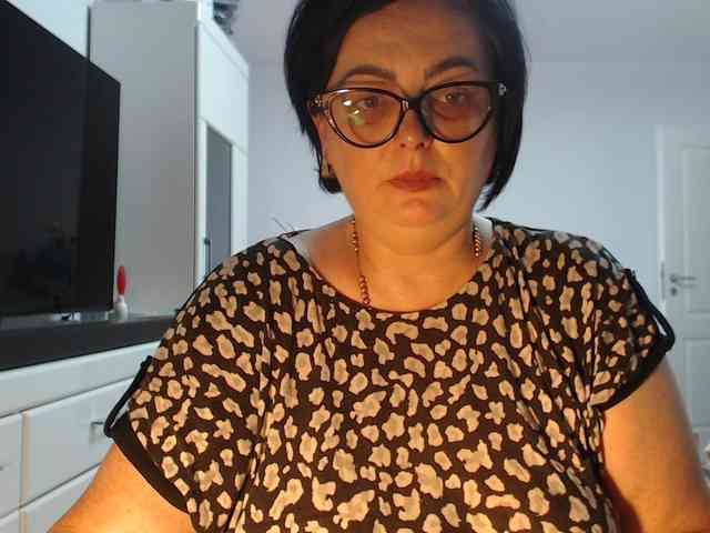 Emyllywhite webcam