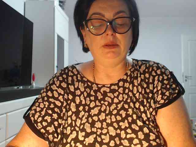 Emyllywhite webcam