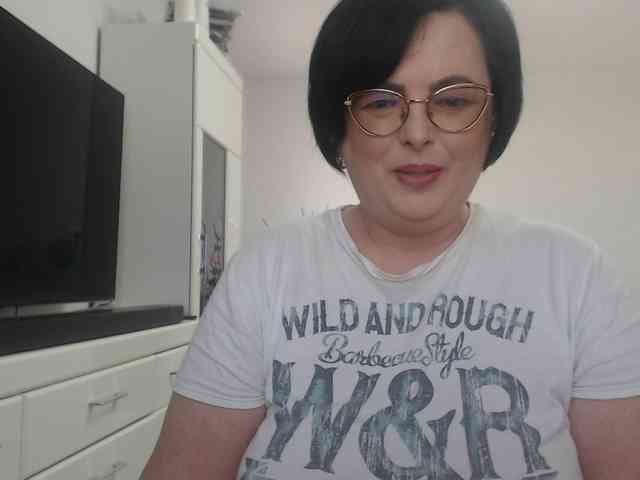 Emyllywhite webcam