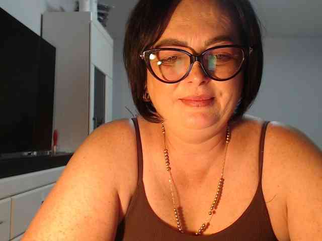Emyllywhite webcam