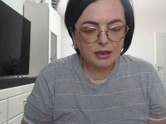 Emyllywhite