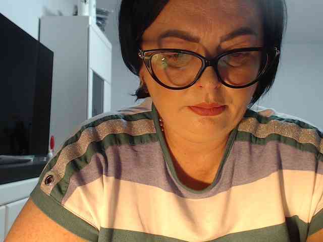 Emyllywhite webcam