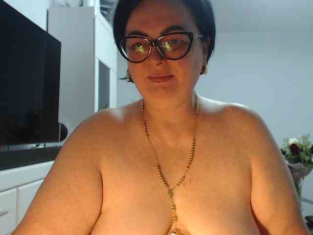 Emyllywhite webcam