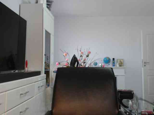 Emyllywhite webcam